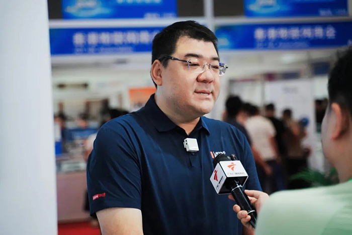 联想thinkplus便携显示屏、智会会议主机、AI会议平板等新品集中亮相ISVE