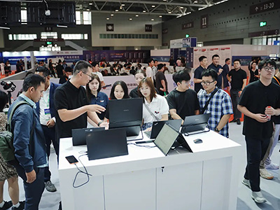 联想thinkplus便携显示屏、智会会议主机、AI会议平板等新品集中亮相ISVE